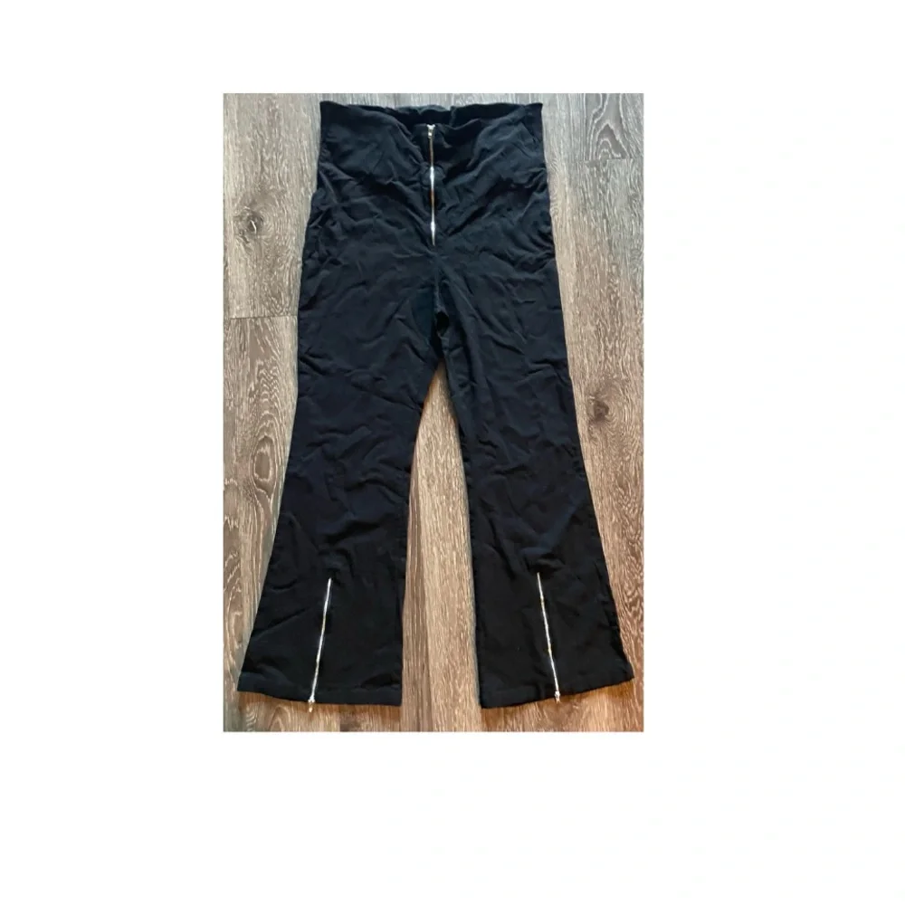 NWOT BLACK FLARED PULL ON STRETCHY PANTS WITH SILVER ZIPPERS! - Picture 2 of 6